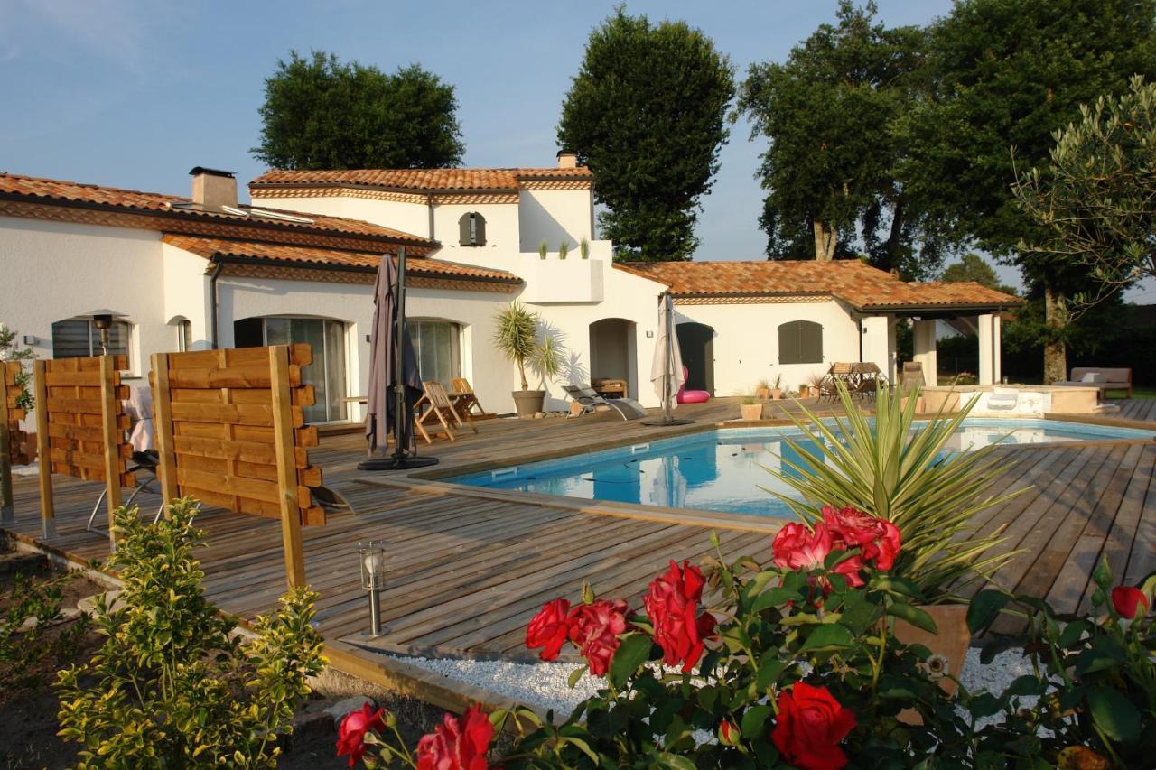 Domaine De L'Espiguette Bed and Breakfast Biganos Buitenkant foto