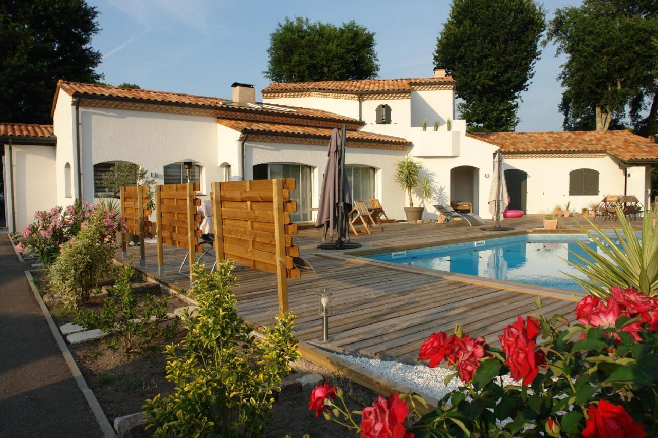 Domaine De L'Espiguette Bed and Breakfast Biganos Buitenkant foto